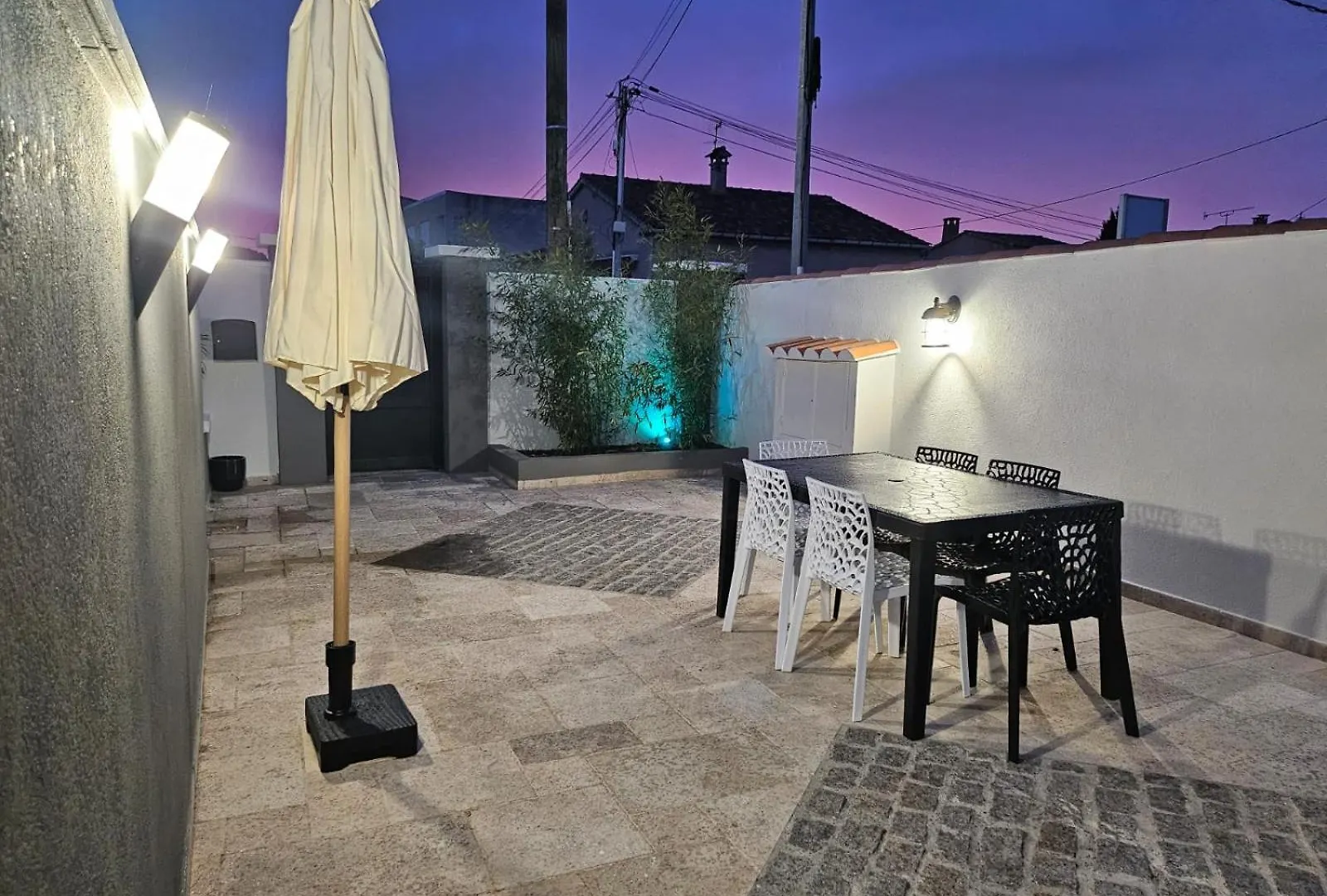 Agreable Logement Avec Terrasse Saint-Victoret Hébergement de vacances