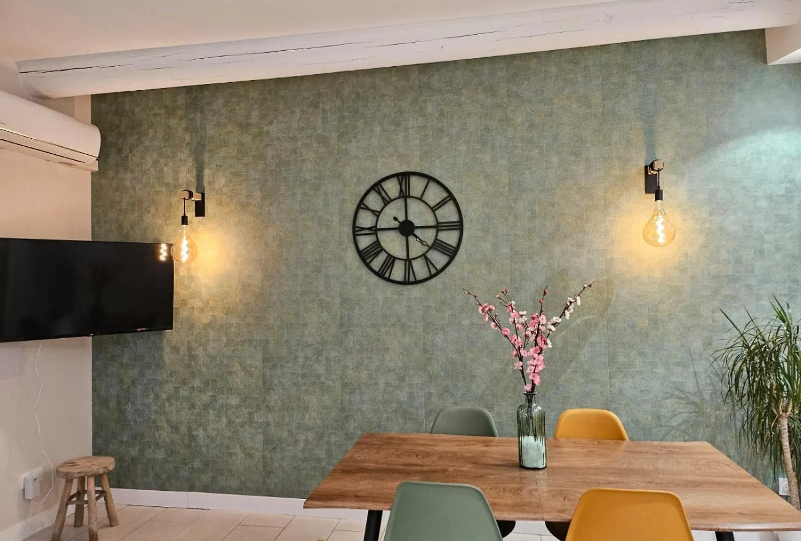 Agreable Logement Avec Terrasse Saint-Victoret 0*,  France